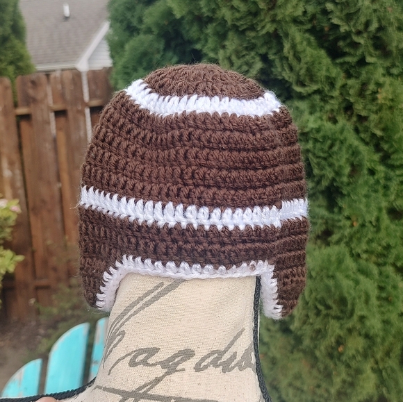 💥3/$20 Baby 0-6 Months Football Knit Hat! - Picture 5 of 7